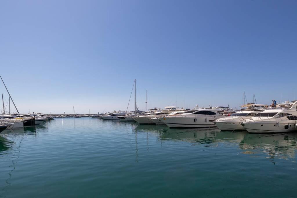 Puerto Banus second line, luxury apartement Marbellac Extérieur photo